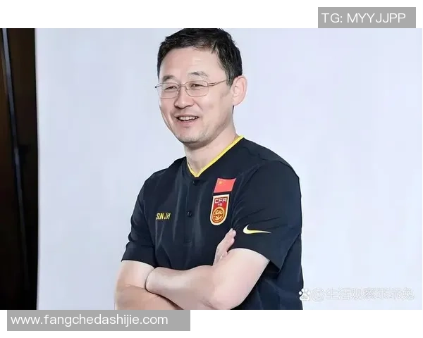 中国足球队传奇球星名将盘点与他们在国内外赛场的辉煌成就分析